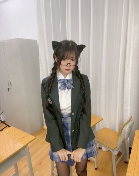 欧美女生化妆台图片_BD韩语在线视频播放
