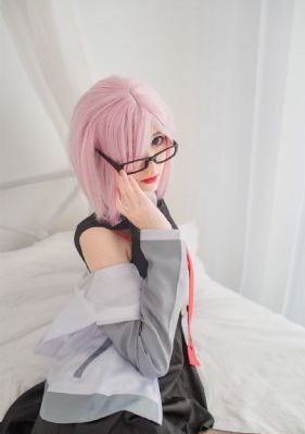 欧美美女穿黑丝_HD免费观看电视剧